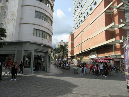 Переулочки, выходящие из улицы Гран Сабана.
