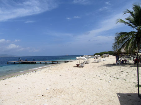 Пляж на острове Короля (Isla del Rey).