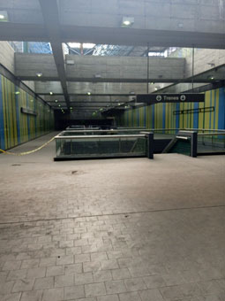 Верхний вестибюль станции метро Миранда.