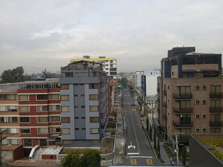 Вид на Боготу из окна гостиницы Сантафе Реаль.
