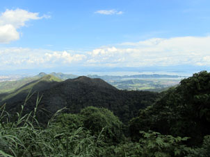 Вид на штат Карабобо с перевала через Береговой хребет по дороге из Окумаре де ла Коста де Оро в Маракай.