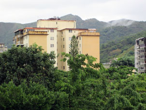 Вид на горы на окраине Валенсии.