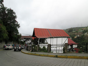 Сама немецкая деревня в Береговой Кордильере (Кордильере де ла Коста).