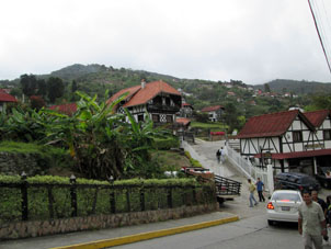 Сама немецкая деревня в Береговой Кордильере (Кордильере де ла Коста).