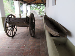 Экспонаты музея сахарного тростника в Сан Матео.