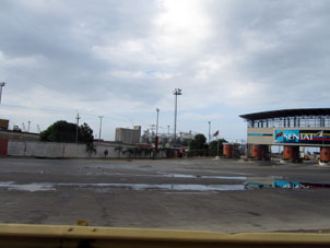 Въезд в порт Пуэрто-Кабельо.