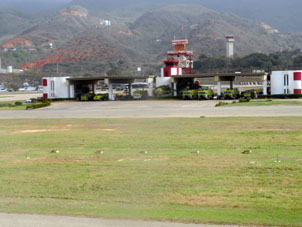 Приземление в аэропорту Майкетия имени Симона Боливара.