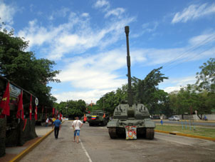 Самоходная артиллерийская установка МСТА  на выставке в парке Армии в Маракае.