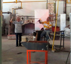 Производственный цех фабрики муранского стекла в Сан-Антонио (штат Миранда).