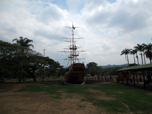 Воссозданная копия корабля "Леандр", на котором прибыл Франсиско де Миранда.