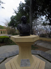 Памятник генералу Педро Элиасу Гутьерресу, композитору, автору музыки "Душа Равнин" на холме Эль Силенсио.