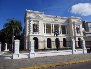 Муниципальный театр - одна из главных достопримечательностей города Валенсии.