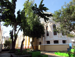 Муниципальный театр - одна из главных достопримечательностей города Валенсии.