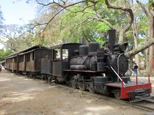 Старинный поезд на станции "Эль Консехо".