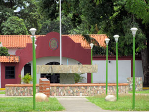 Резиденция губернатора Баринаса на проспекте 23 января.