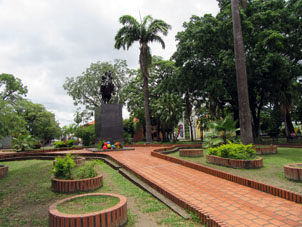 Площадь Симона Боливара - обычно главная площадь в каждом городе Боливарианской Республики Венесуэлы.