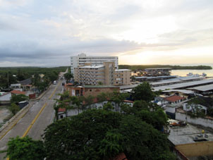 Вид на дорогу из Тукакаса на атолл Пунта Брава.