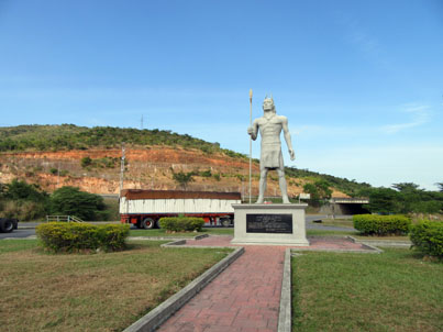 Памятник индейцу в Акаригуа, столице штата Португеса.