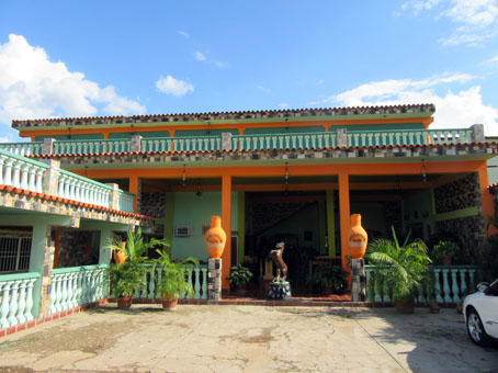Гостиница Боталон в селе Эль Сомбреро.