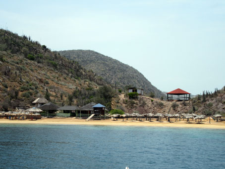 Пляж Эль Сако в Карибских водах штата Ансоатеги.