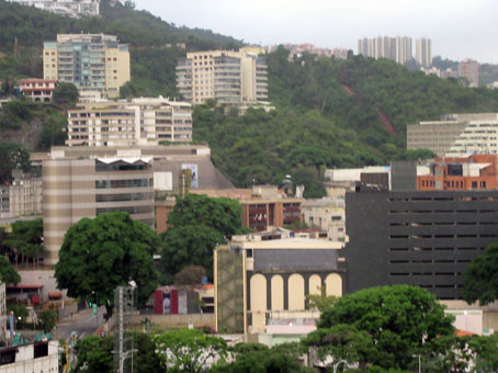 Вид на Каракас из гостиницы торгового центра Таманако.