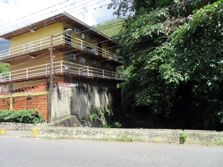 Жилой дом в районе Эль Кастаньо в Маракае.