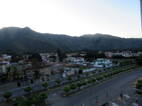 Вид на район Каликанто из Гостиницы ПИПО Интернасьональ.