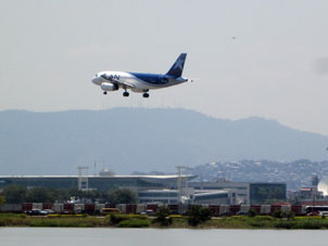 Посадка самолёта в Гуаякиле.
