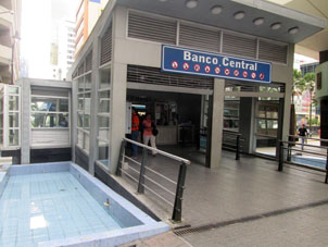 Станция метро "Центральный Банк".