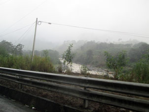 А это уже река Хубонес после зоны туманов (той, где облака осели на горы).