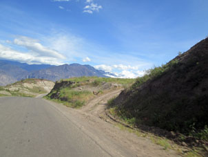 Виды вдоль дороги из Куэнки (Асуай) в Мачалу (Эль Оро).
