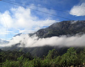Горы в провинции Асуай выше облаков.