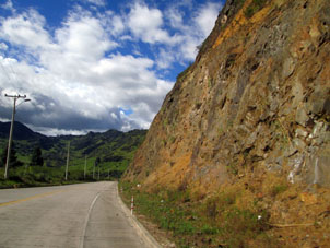 Обратная дорога через Анды из Куэнки в Мачалу.