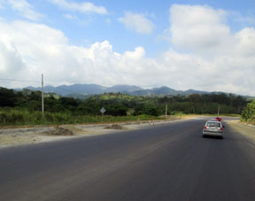 Вид с дороги приближаясь к перуанской границе.