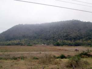 Сельский пейзаж вдоль дороги из Мачалы в Гуаякилиь.