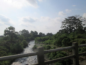 Речка по дороге из Гуаяса в Эль Оро.