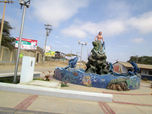 Статуя русалки в Сорритос,