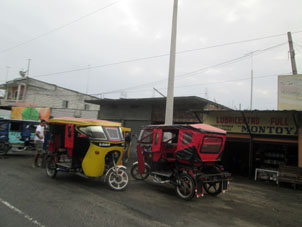 Трициклисты в Наранхале (отметка 6 на карте), провинция Гуаяс, работают таксистами.