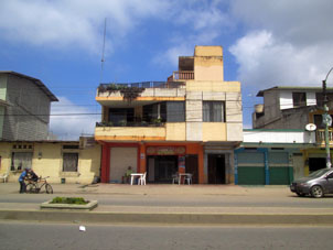 Улица в районе порта им. Симона Боливара.