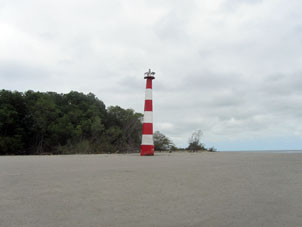 Старый маяк на острове Хамбели.