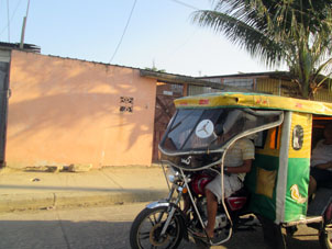 Такси-трицикл в Гуаясе.