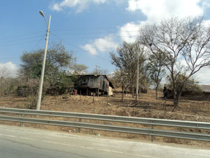 Типичный манабийский сельский дом.