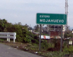 Протока с названием "Мочияйцо" на обратной дороге в Мачалу.
