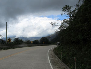 Дорога по провинции Самора круто пошла вниз.