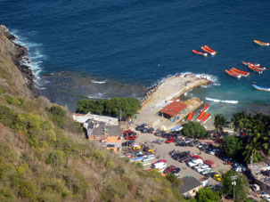 Фотографии бухты Ката при отъезде в Маракай по дороге через Окумаре-де-ла-Коста.