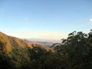 Южные склоны Кордильера де ла Коста, обращённые к Маракаю.
