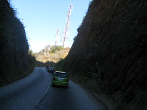 Дорога из Окумаре в Бухту Ката идёт по горам.
