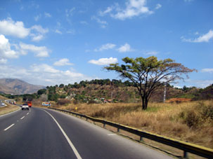 Поля вдоль регионального шоссе Валенсия-Каракас.