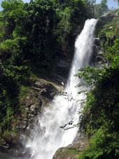 Водопад Чоррерон дель Рио Эль Дуэро (70м высоты).