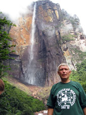 Я у водопада Анхель (Чурун Меру) 21 марта 2008 года.